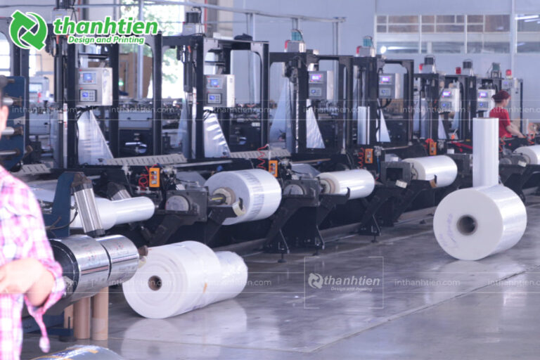 Sản xuất túi zipper chỉ đỏ