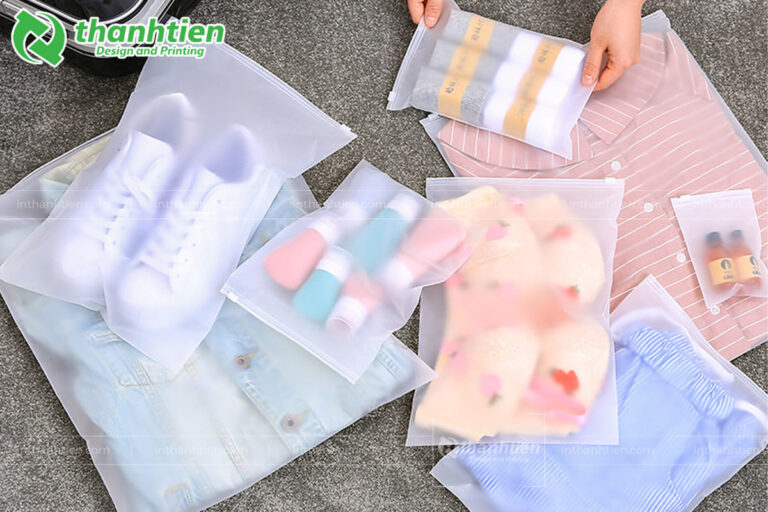 Túi zip lụa mờ đựng quần áo