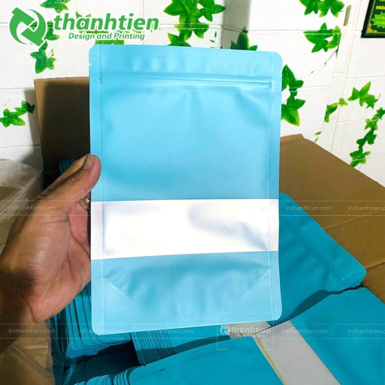 Túi zip xanh có cửa sổ