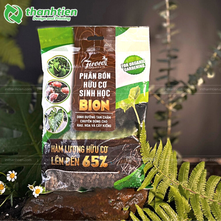 Túi màng ghép đựng phân bón đục lỗ quai cầm