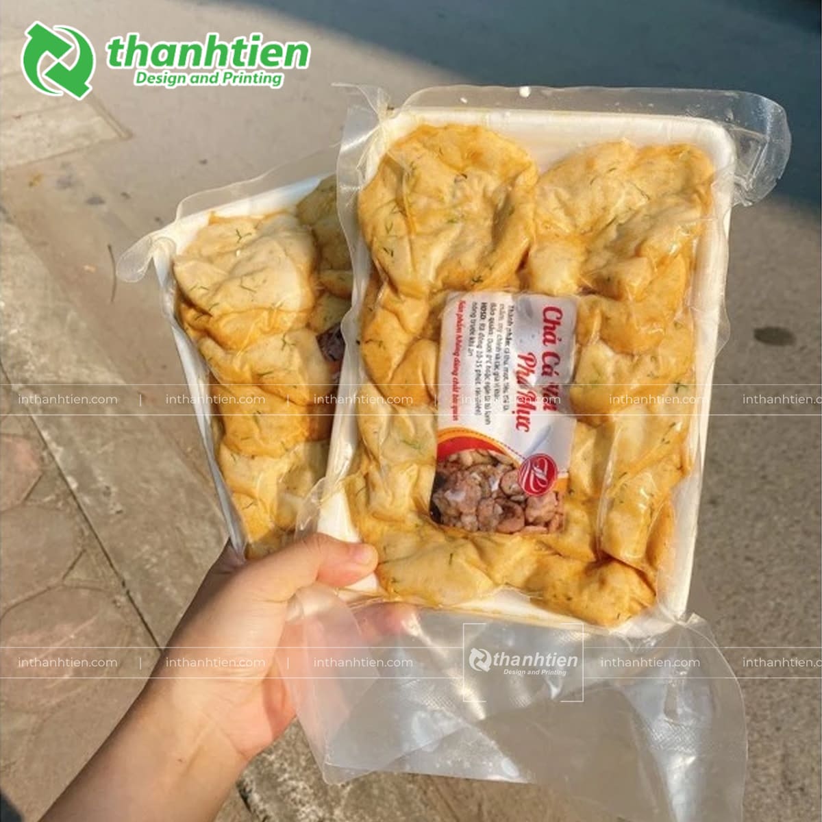 Bao bì chả đựng trong khay