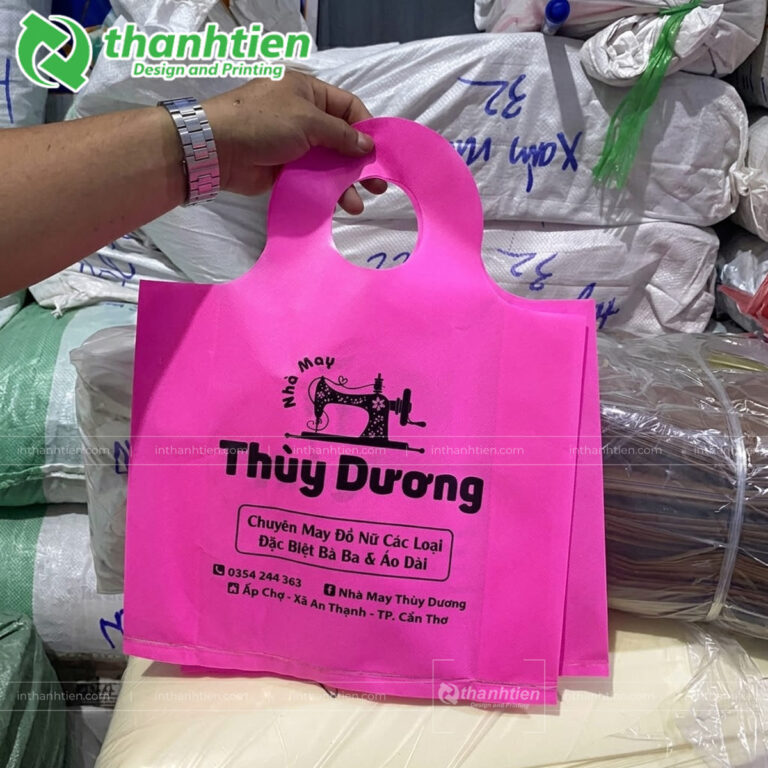 Túi PE quai trơn đựng đồ thời trang
